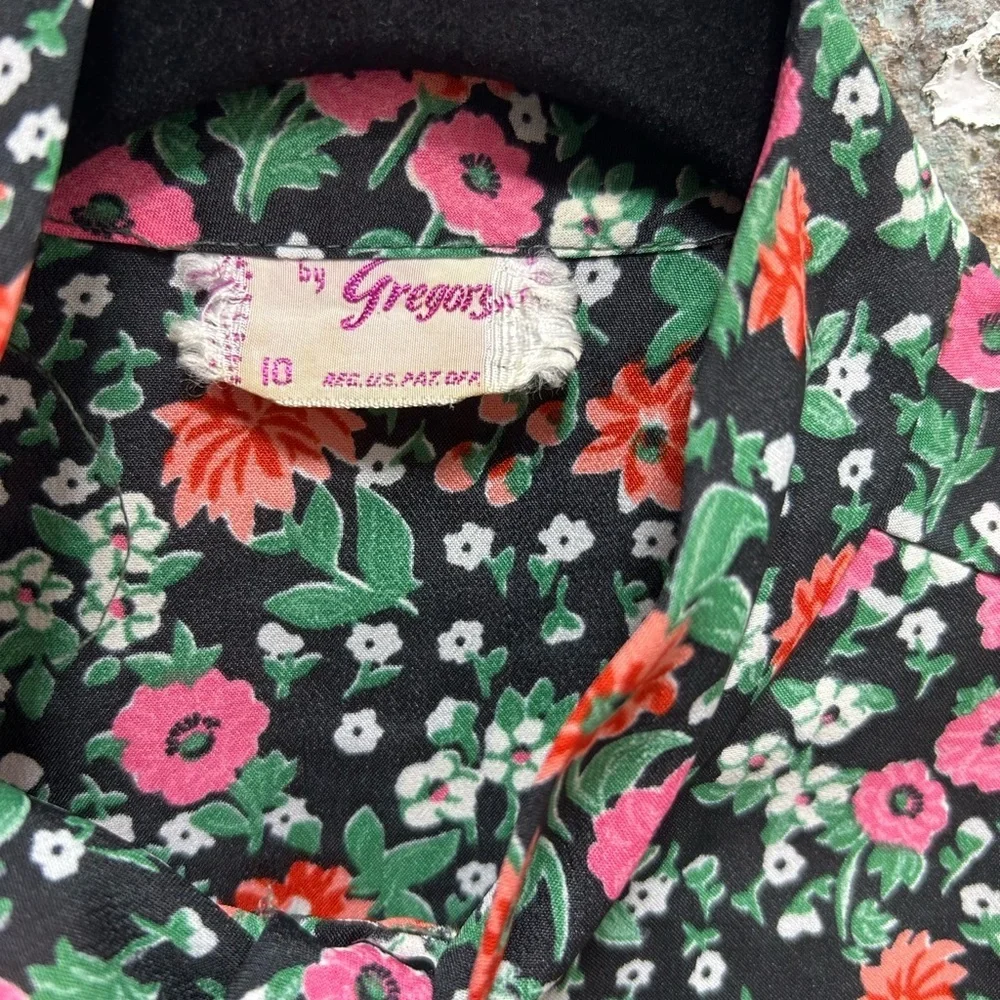Vintage Long Sleeve Button Down Floral Shirt by Gregory. Womens size 10. - Picture 3 of 6